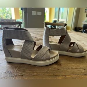 DR. SCHOLLS WEDGE SANDALS